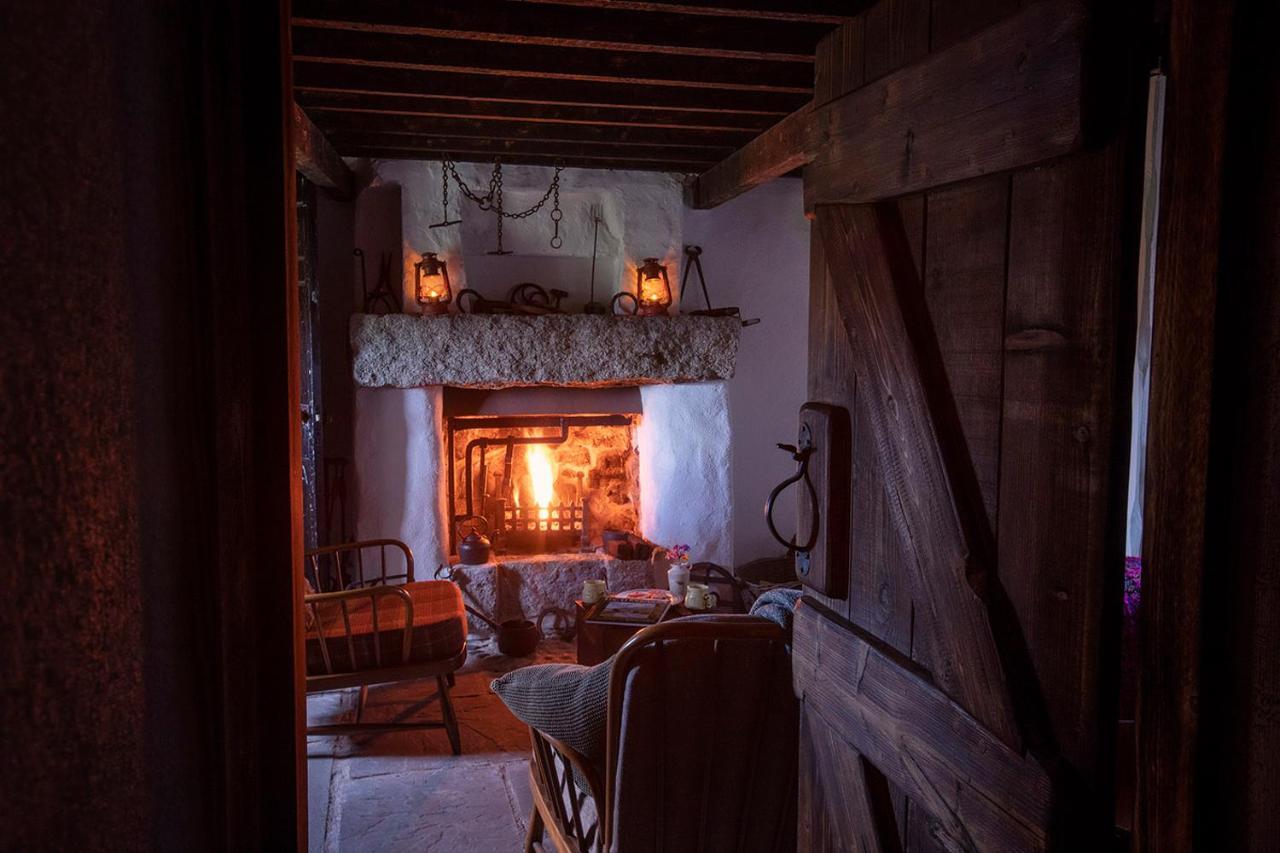 Thistle Thatch Cottage And Hot Tub - Mourne Mountains Newcastle  Exteriér fotografie