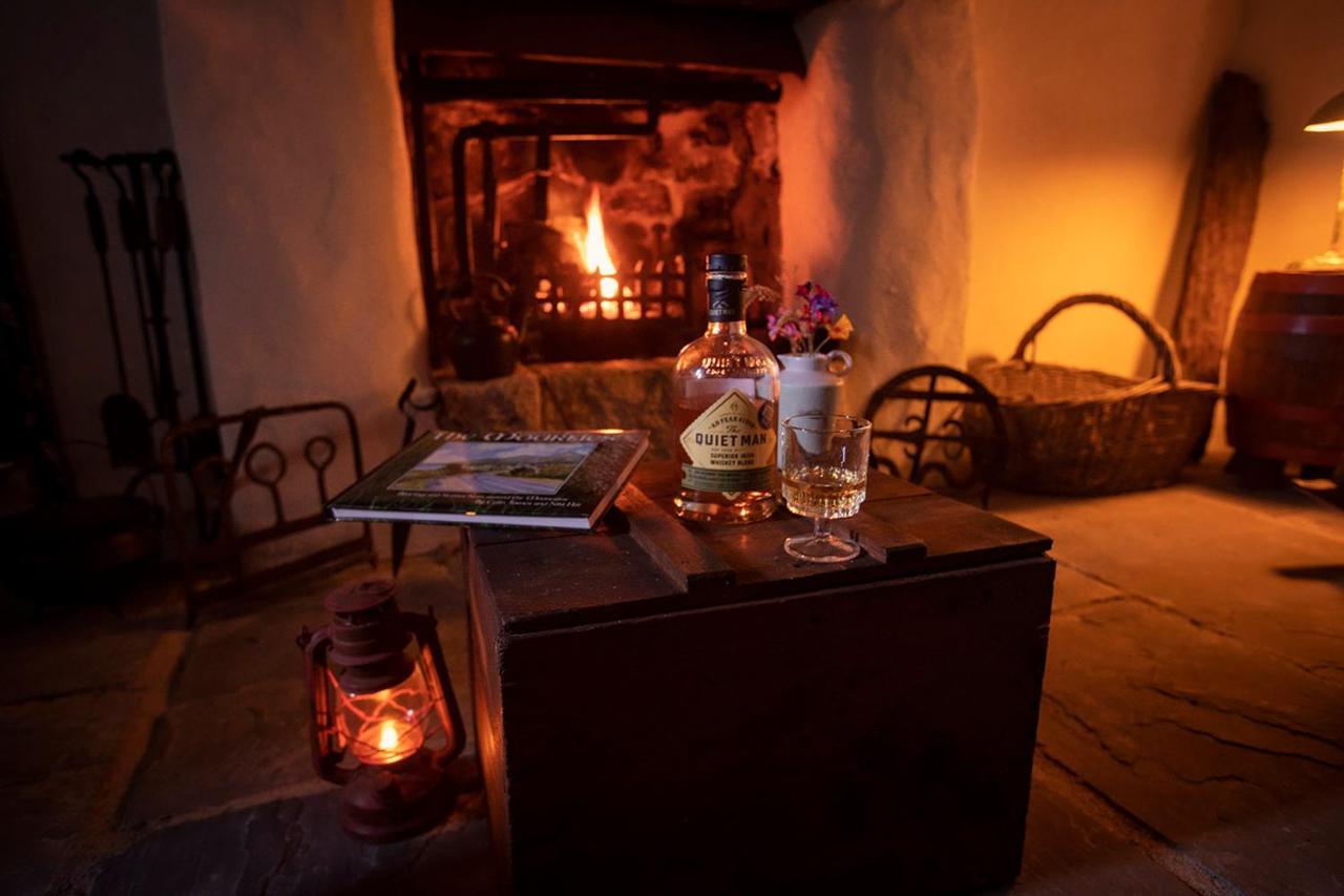 Thistle Thatch Cottage And Hot Tub - Mourne Mountains Newcastle  Exteriér fotografie
